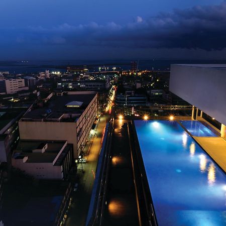 One Central Hotel & Suites Cebu Bagian luar foto