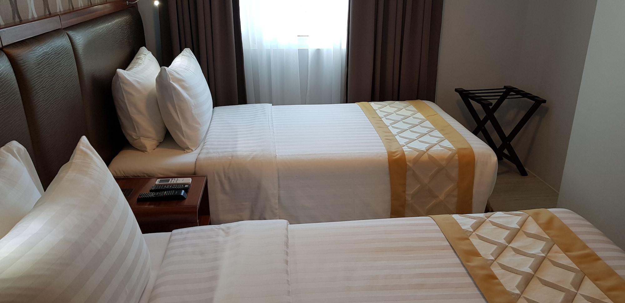 One Central Hotel & Suites Cebu Bagian luar foto