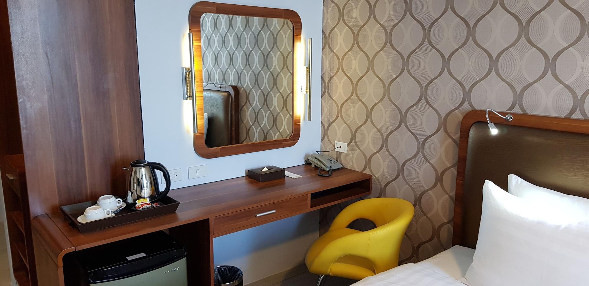 One Central Hotel & Suites Cebu Bagian luar foto