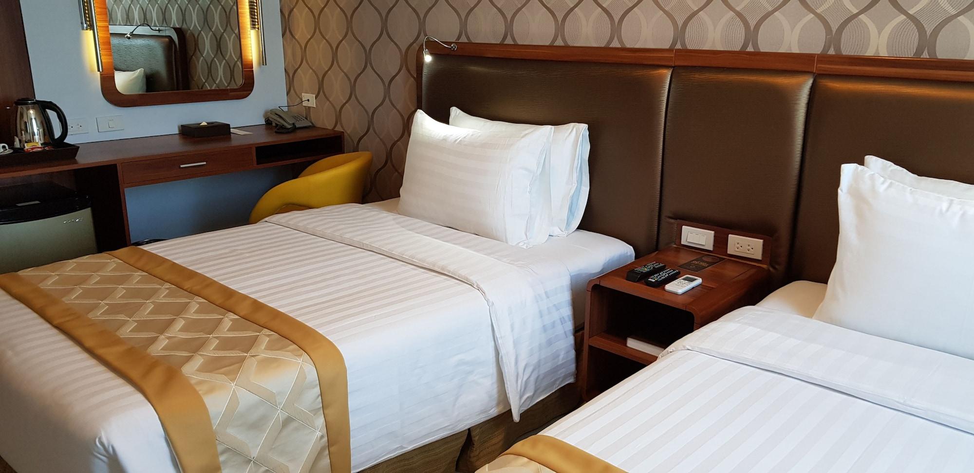 One Central Hotel & Suites Cebu Bagian luar foto