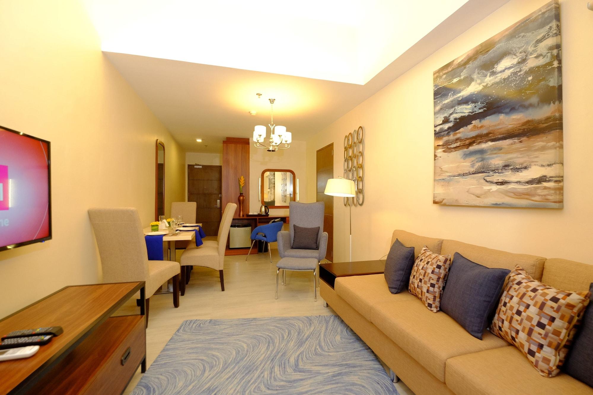 One Central Hotel & Suites Cebu Bagian luar foto