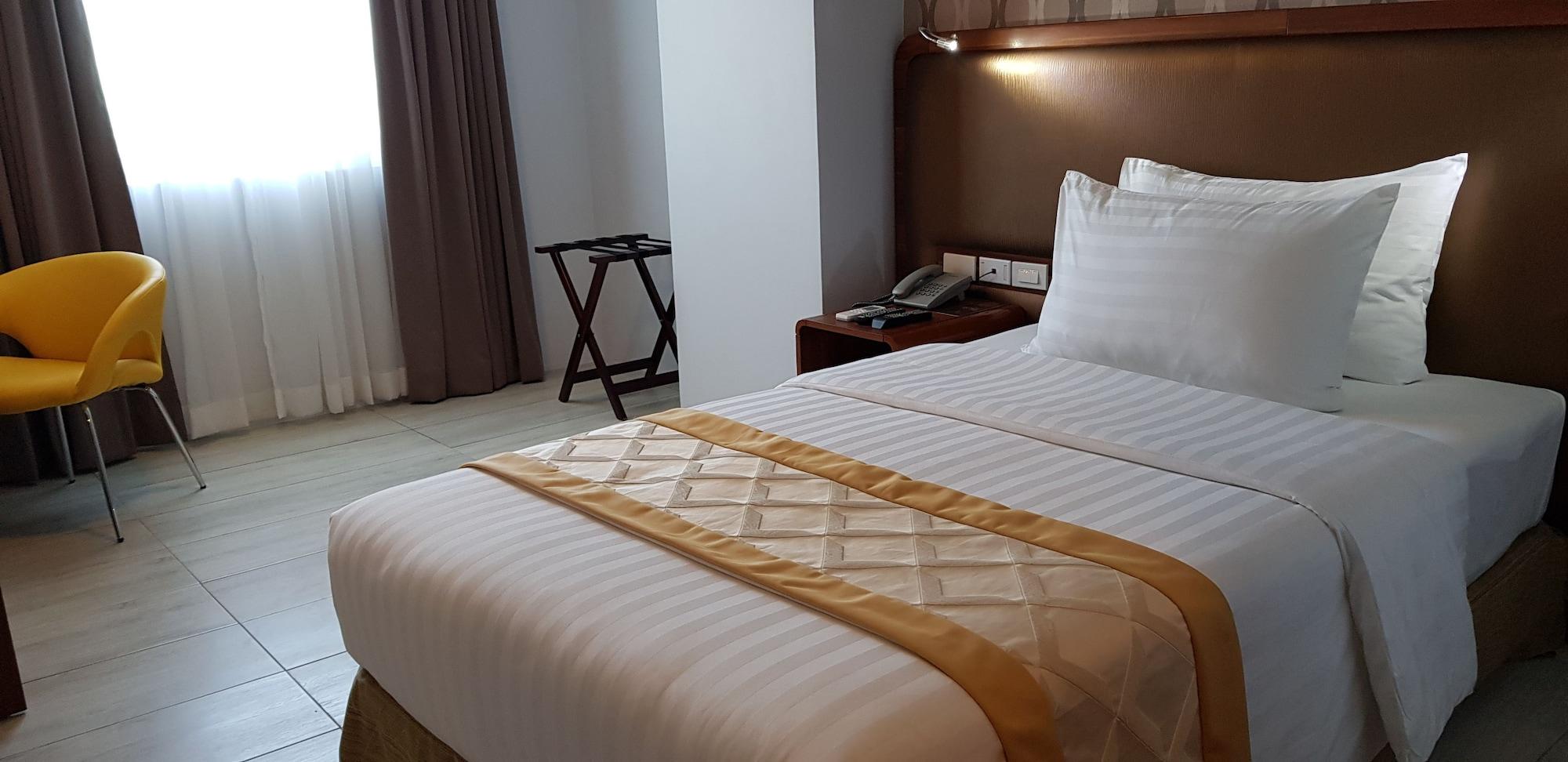 One Central Hotel & Suites Cebu Bagian luar foto