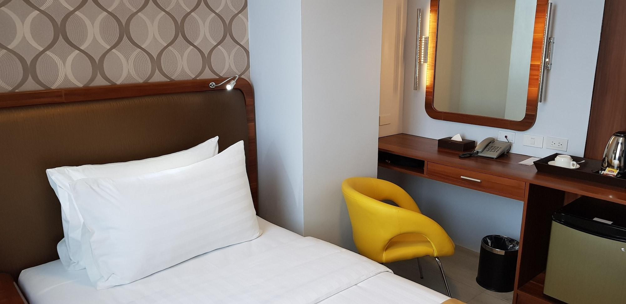 One Central Hotel & Suites Cebu Bagian luar foto