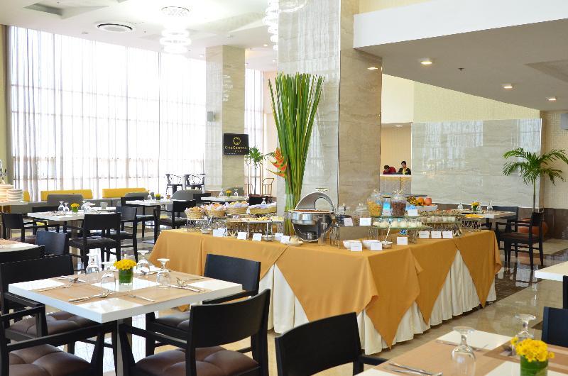 One Central Hotel & Suites Cebu Bagian luar foto