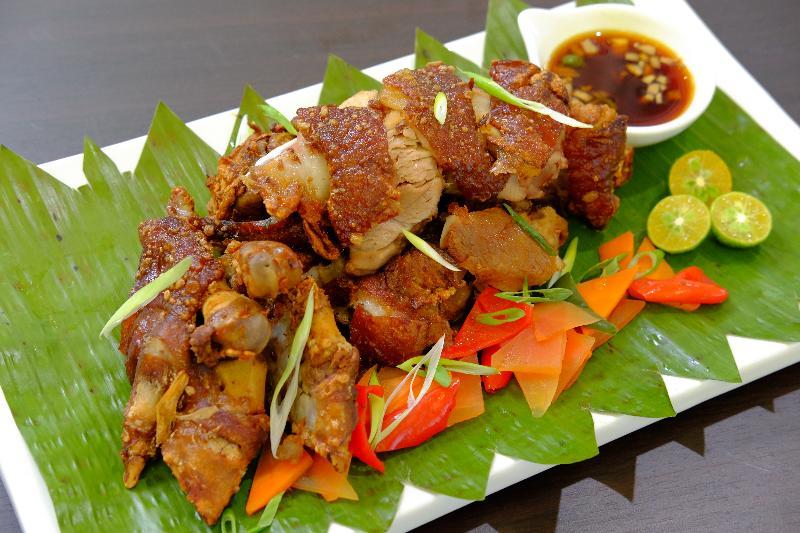 One Central Hotel & Suites Cebu Bagian luar foto